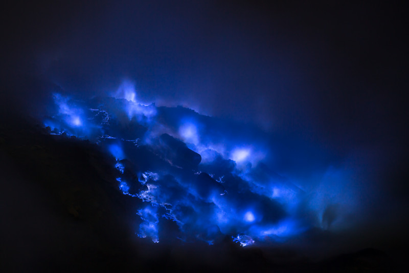 Vulkan Ijen, Blaues Feuer