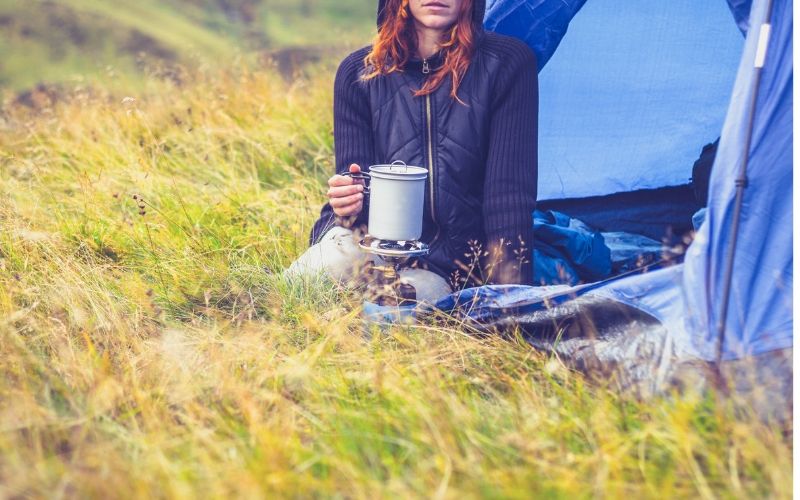 Genussreisen: Outdoorküche beim Camping und Wandern