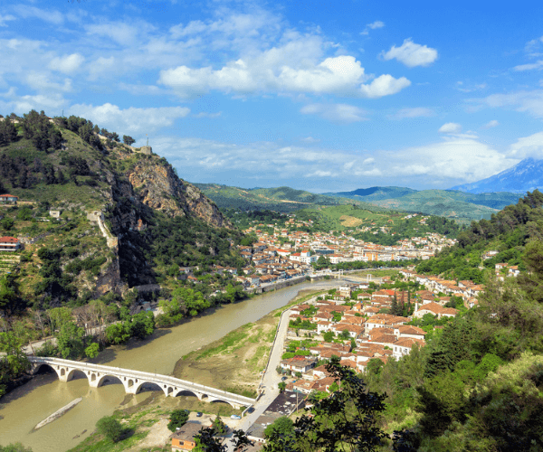 Berat Stadt der tausend Fenster