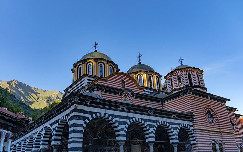 Aktuelle Reisen: Rila Kloster, Bulgarien - © Foto von Luba Ertel auf Unsplash