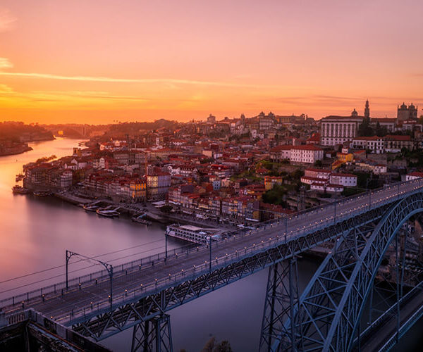 Porto, Portugal © Foto von Everaldo Coelho auf Unsplash